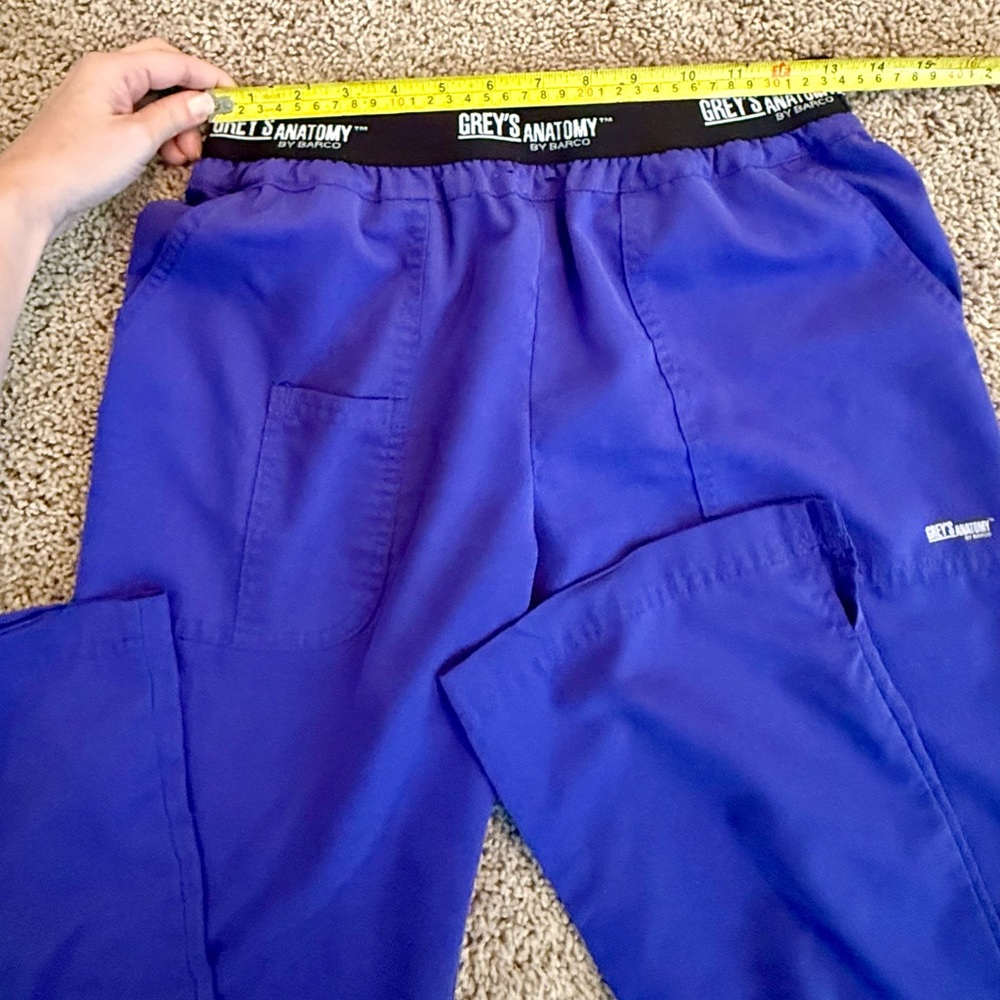 Size small Scrubs - Picture 10 of 13